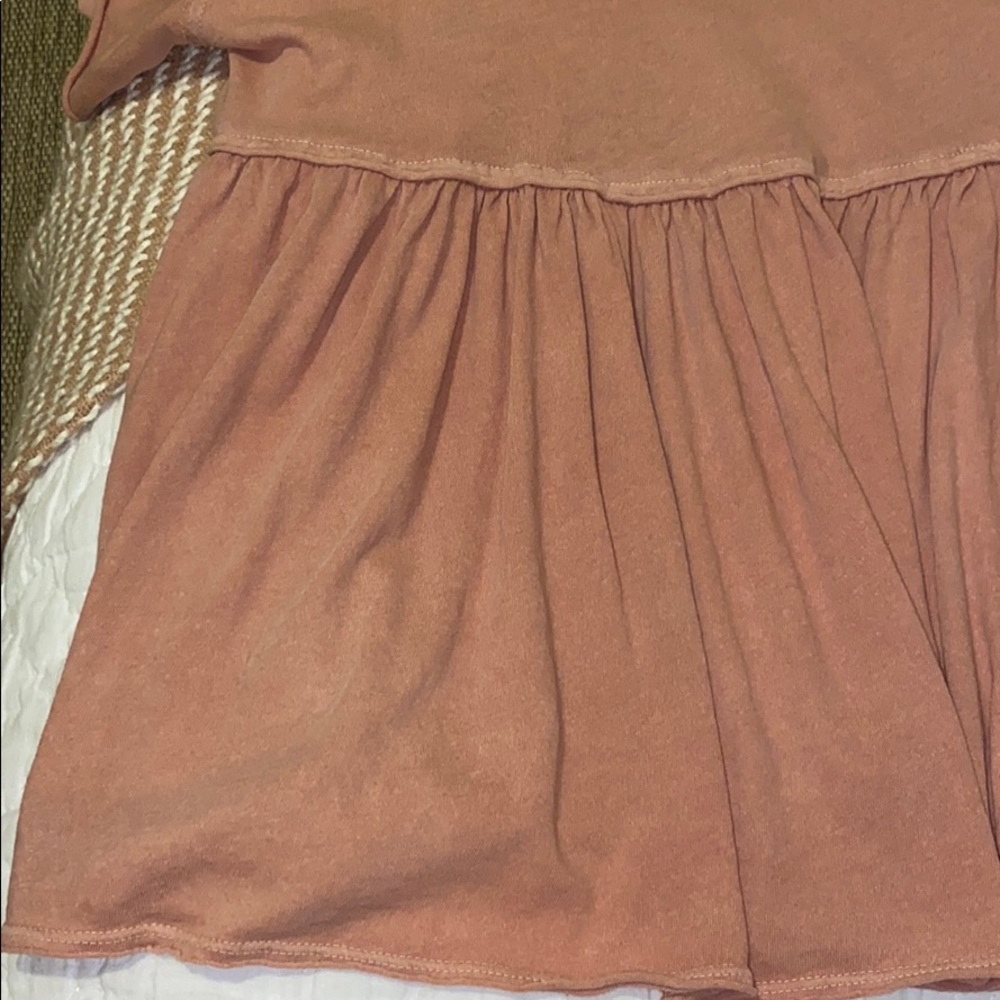 FREE PEOPLE ODYSSEY TEE IN MAUVE - Picture 3 of 4